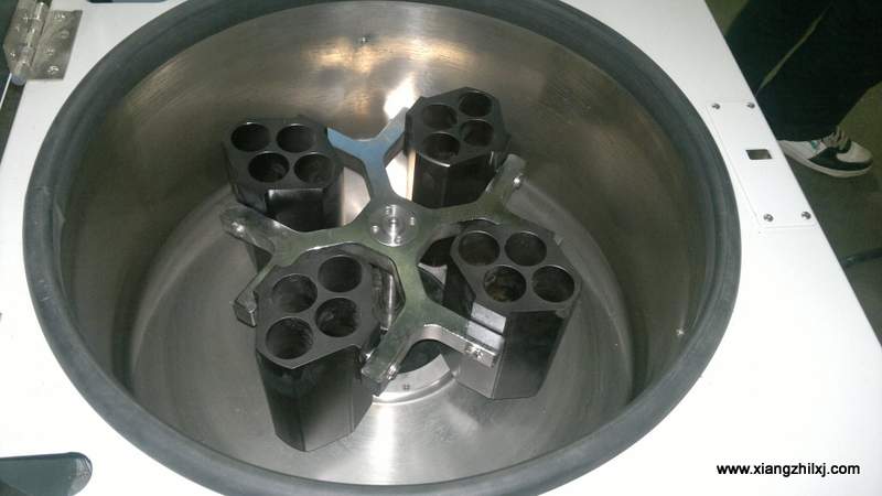 如何清洗離心機(jī)？湘智離心機(jī)為您支招